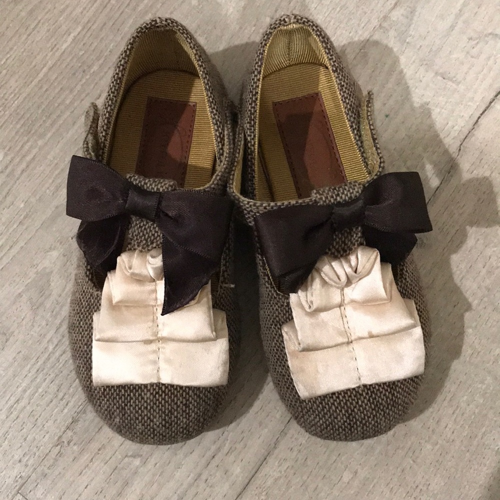 Joyfolie girls brown cream Harlow shoes size 9 - Picture 3 of 3
